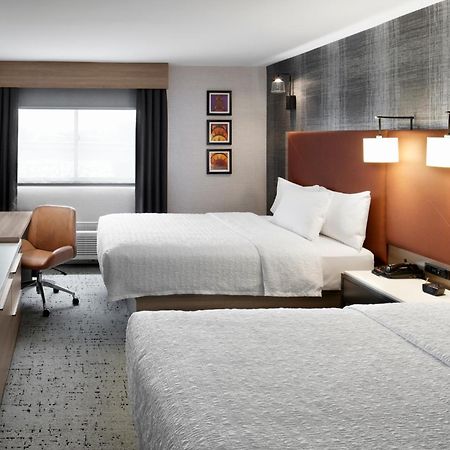 Hampton Inn Newark Airport Exterior photo