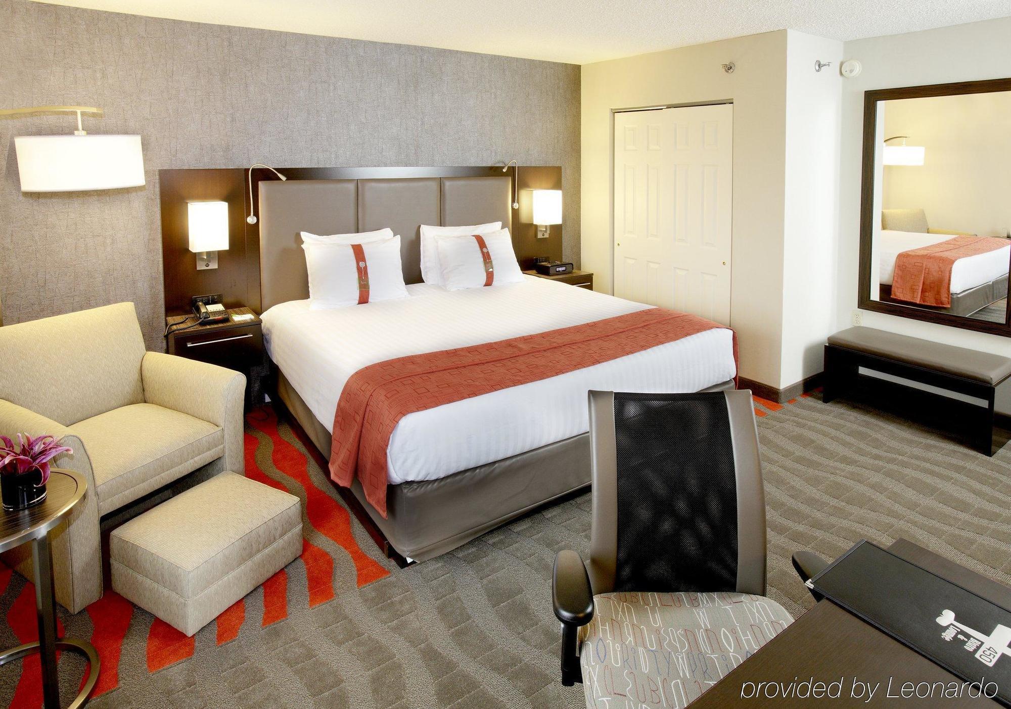 Hampton Inn Newark Airport Exterior photo